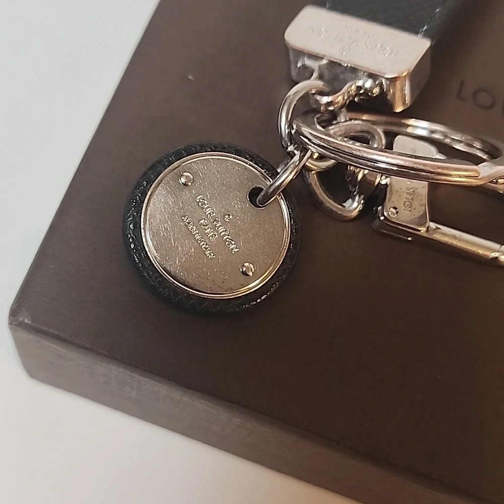 Louis Vuitton Taiga Porte Cles Neo Key Ring /Charm Black and Sliver